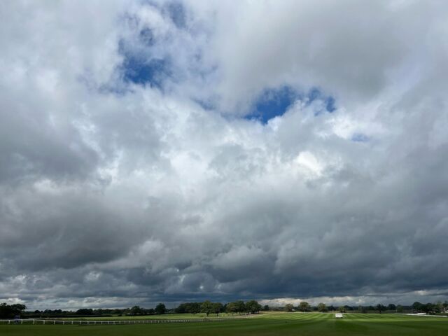 Big sky. Big clouds. Feel small standing here.….☁️☁️☁️ #clouds #cloud